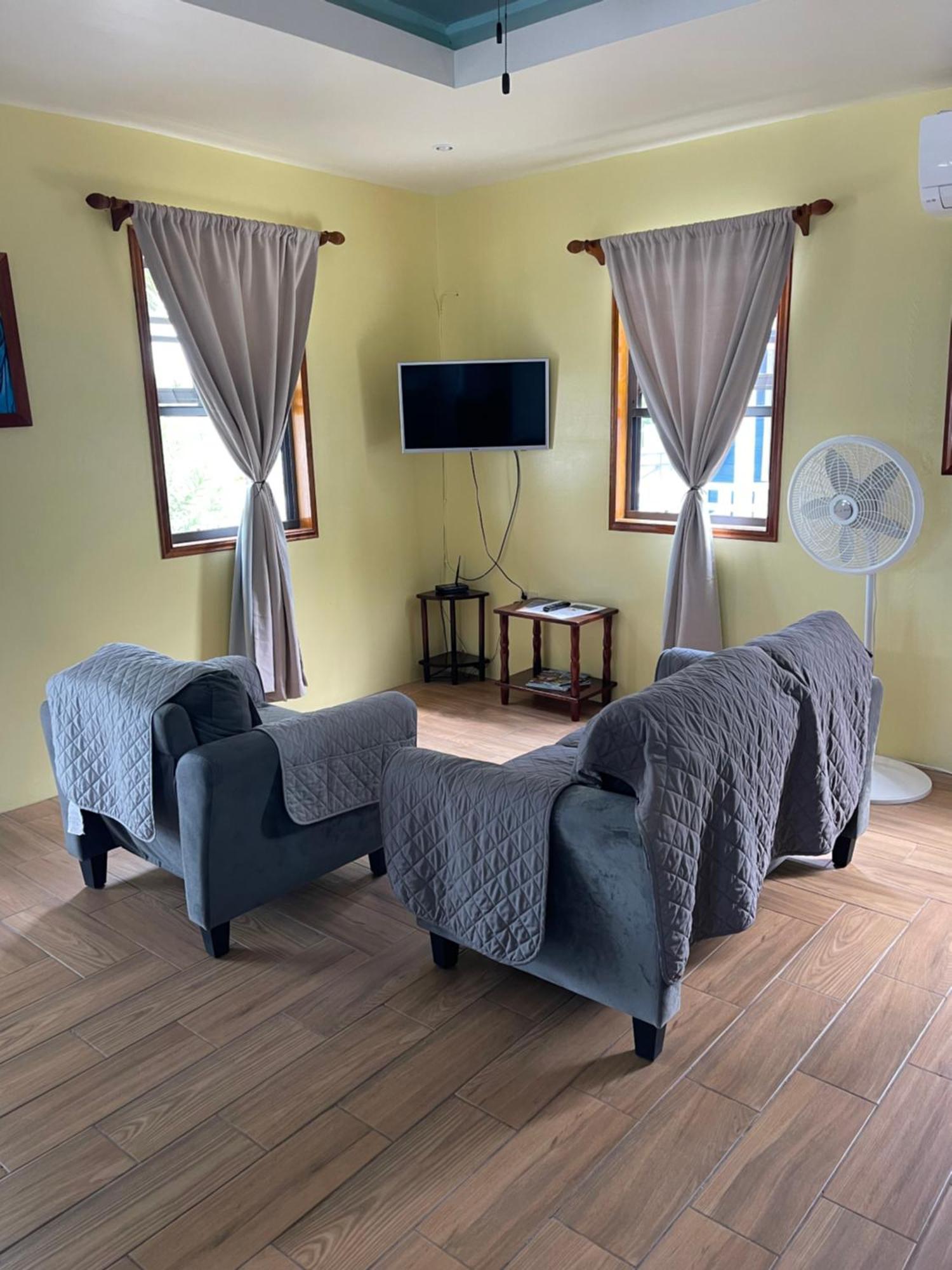 Hidden Treasure Vacation Home Blue Bay Cottage Caye Caulker Extérieur photo